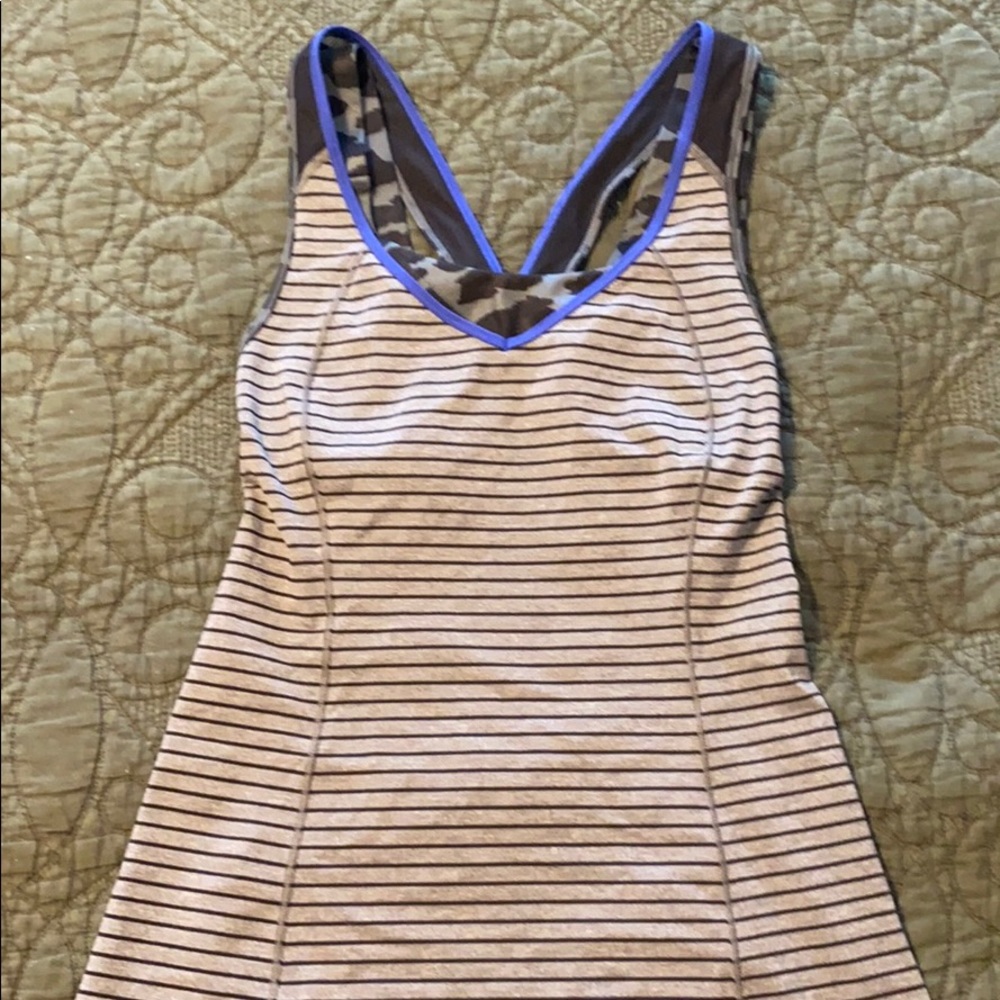 Lululemon top with sports bra